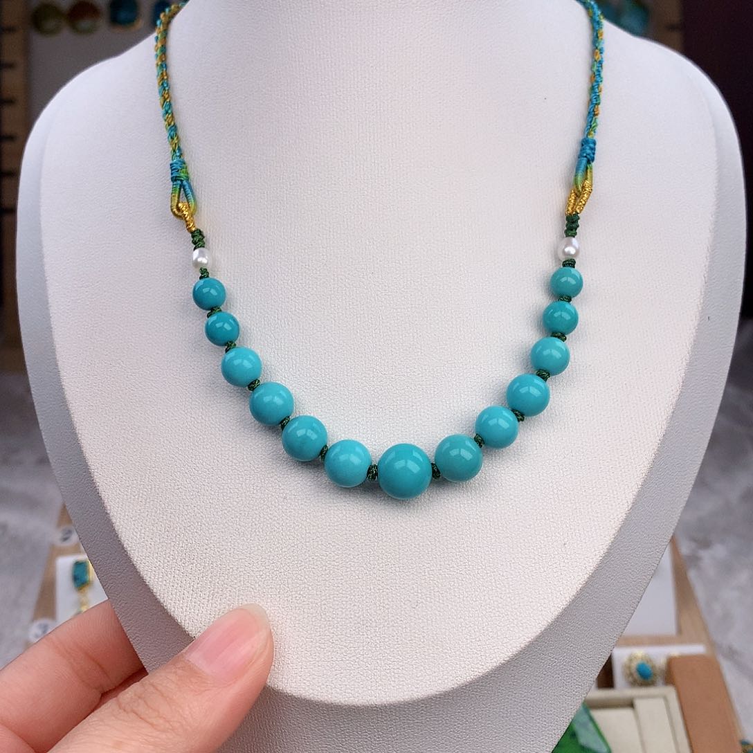 绿松石颈饰未镶嵌