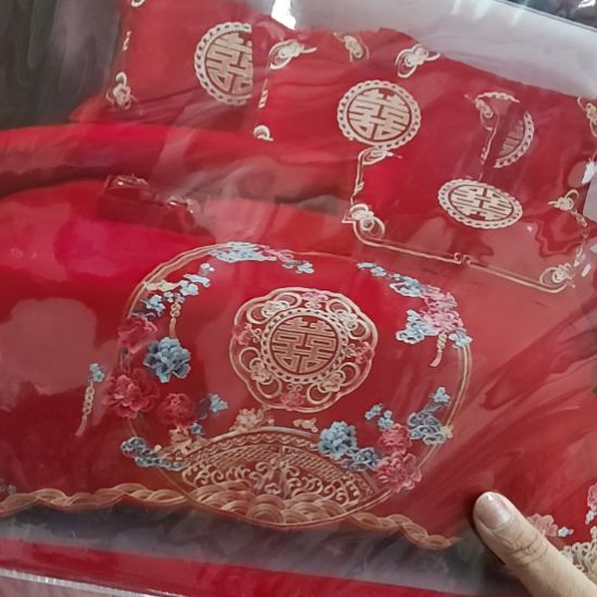 棉高端大床双水四件套。