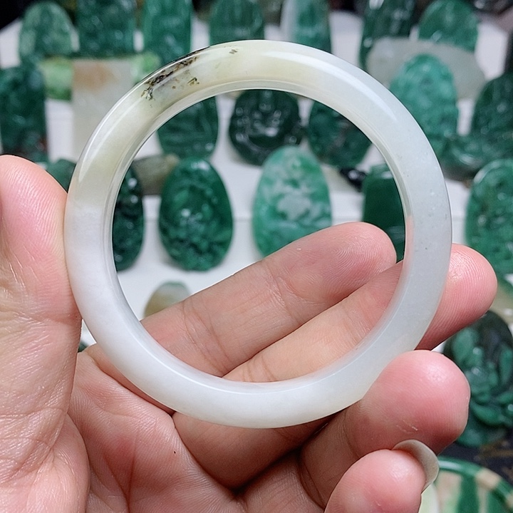 未镶嵌独山玉颈饰