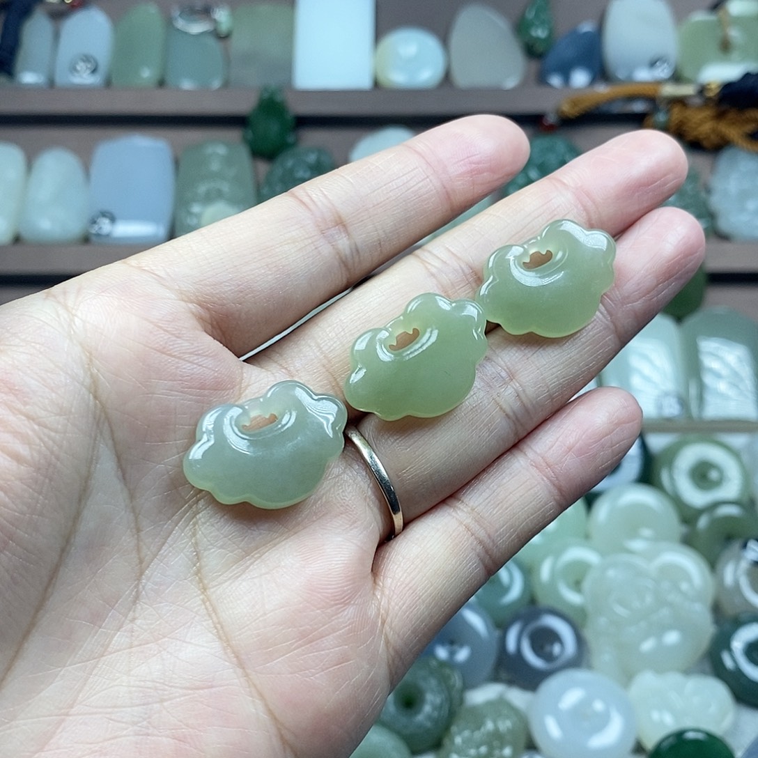 和田玉未镶嵌颈饰祥云锁多样性发1件