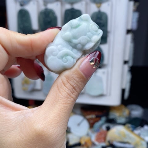 翡翠颈饰未镶嵌翡翠