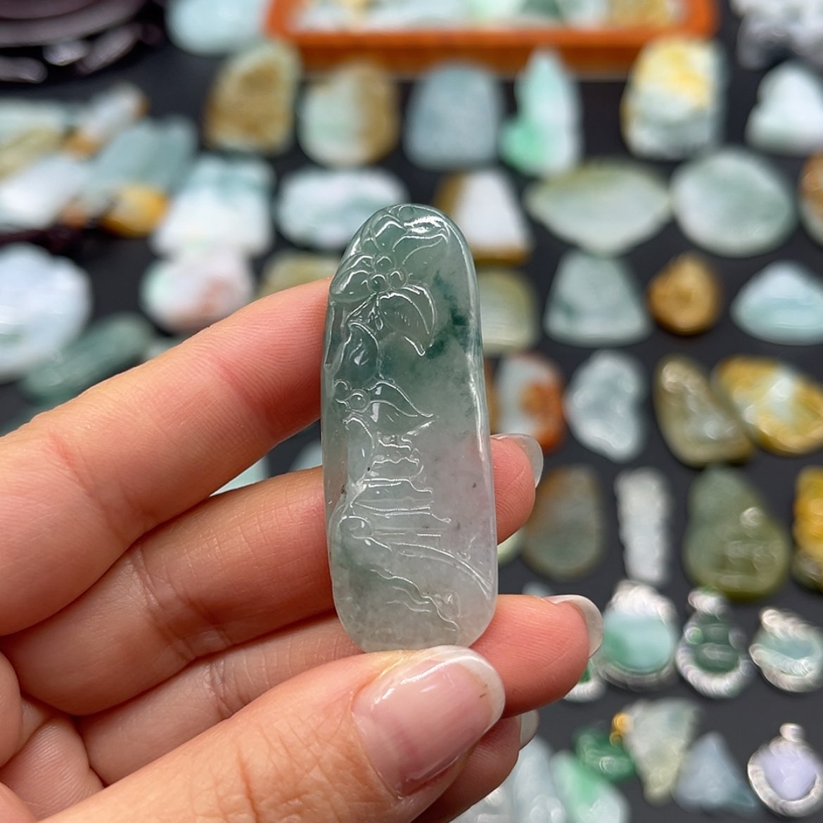 【闪购商品】翡翠颈饰未镶嵌大业有成