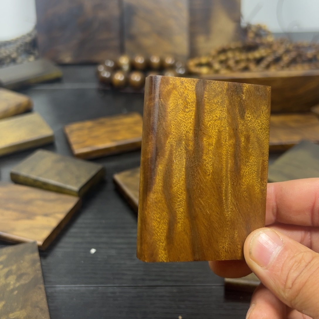 金***鑫小叶金丝楠无事牌