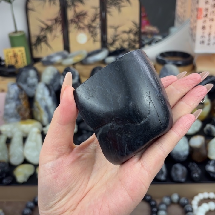 南***豆和田玉未镶嵌挂件