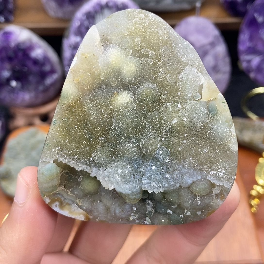 紫晶未镶嵌大型摆件（非配饰）