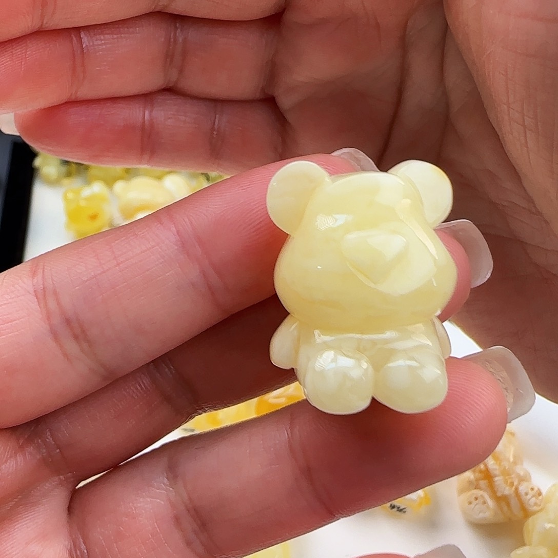 琥珀珠宝奇石未镶嵌