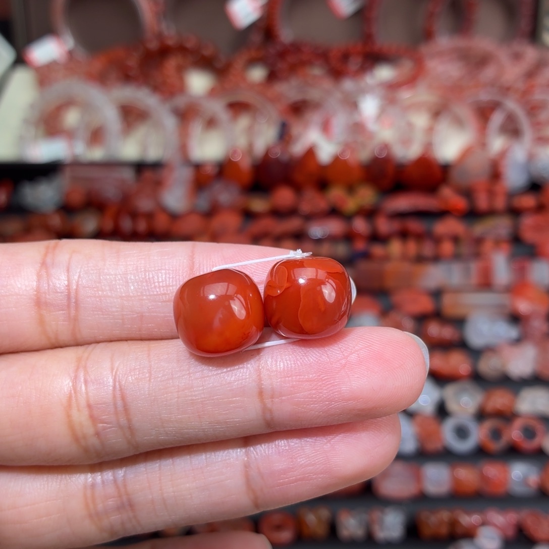 飞***~南红玛瑙未镶嵌颈饰老型珠一对13