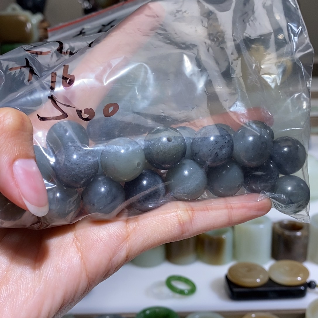 和田玉把件未镶嵌青花飘墨卡16微瑕福利品22颗