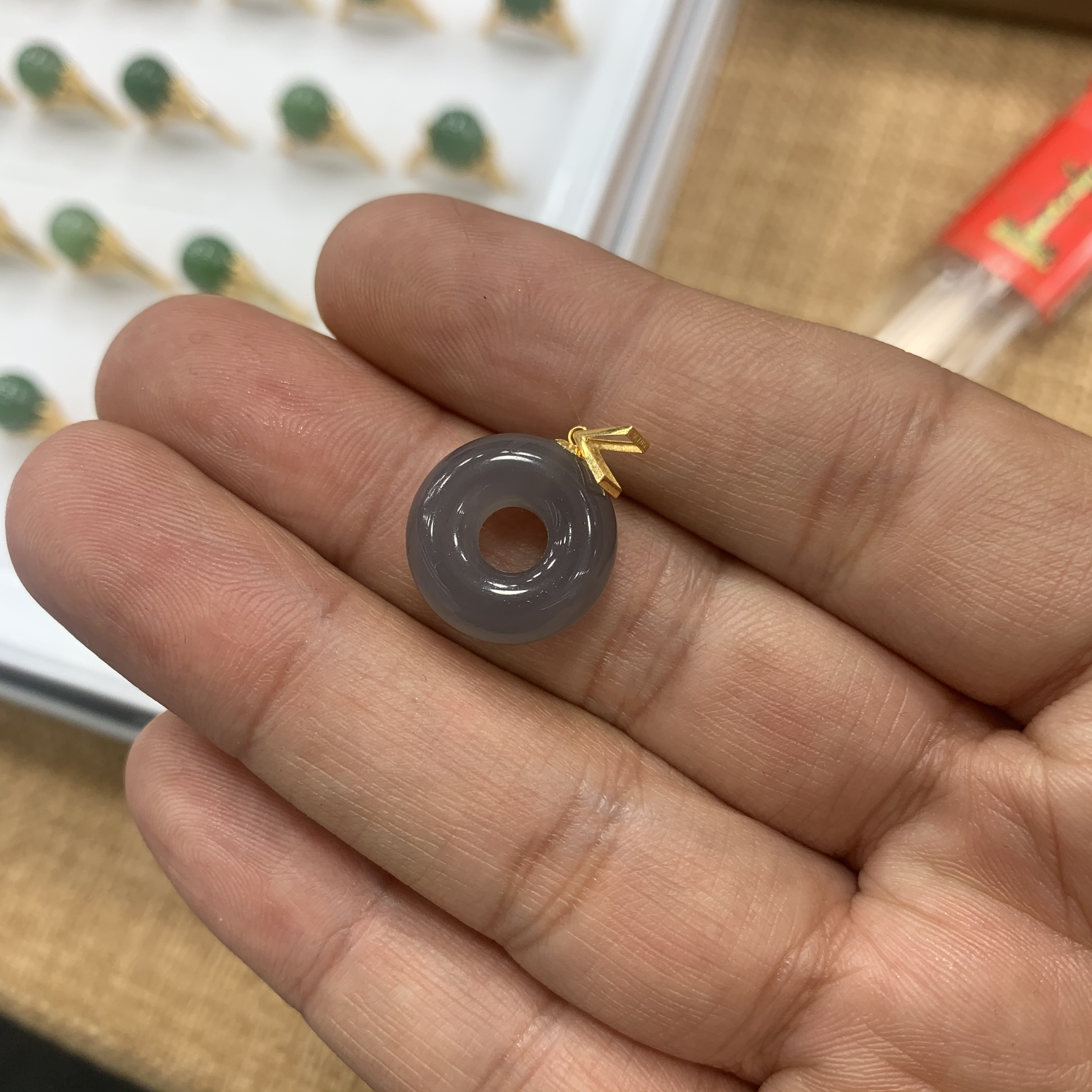 和田玉紫色甜甜圈
