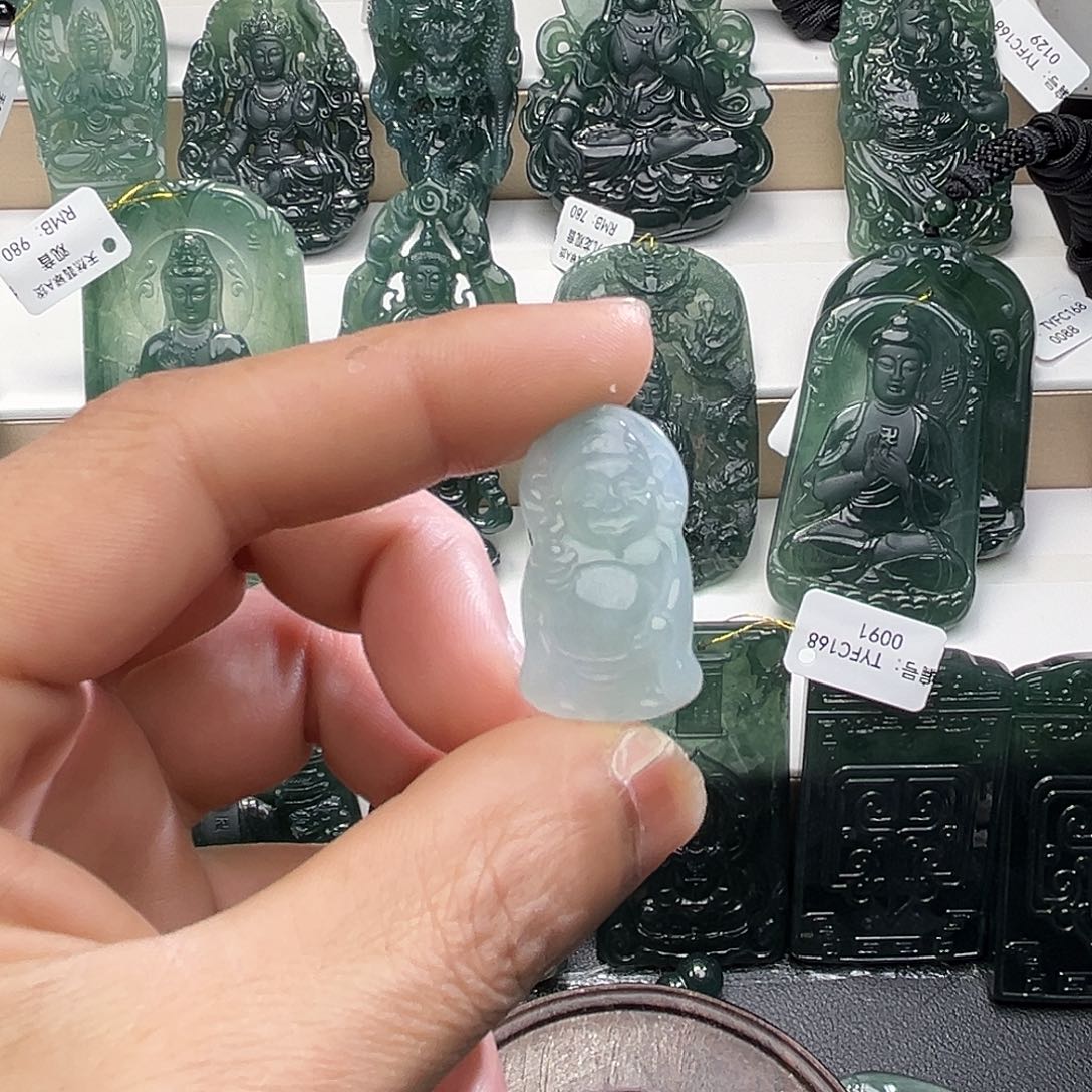 翡翠未镶嵌颈饰财神尺寸31-17-5.8mm