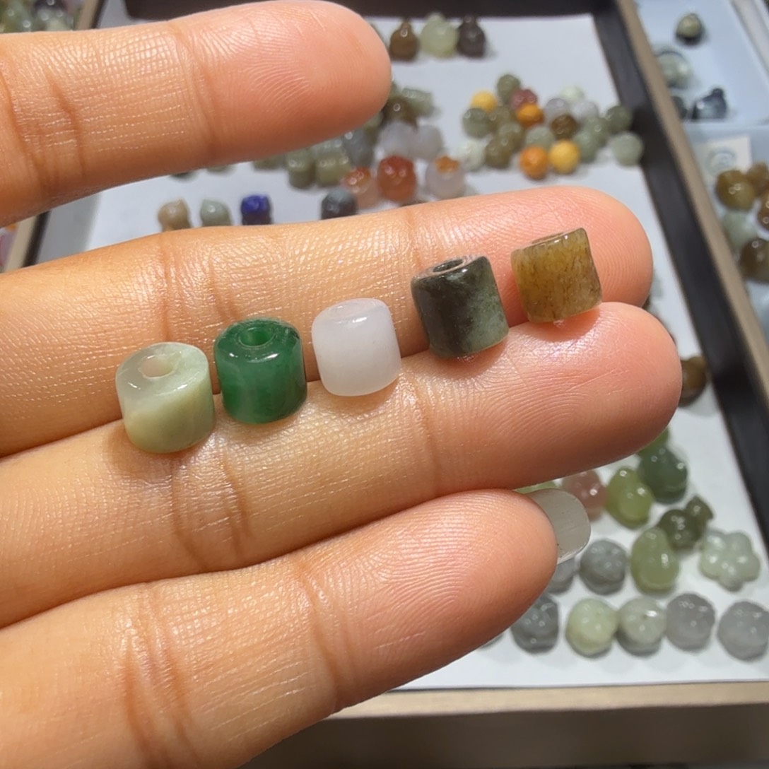 和田玉未镶嵌珠宝奇石