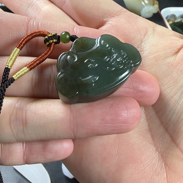 和田玉未镶嵌颈饰福利