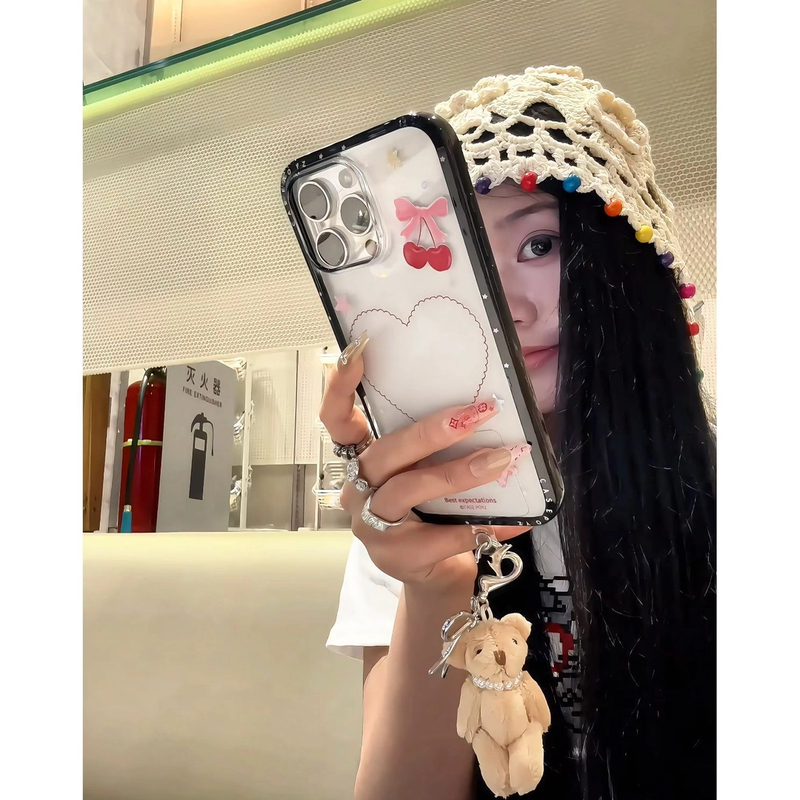 黑边框樱桃爱心带公仔苹果16promax手机壳适用iPhone14/13防摔15