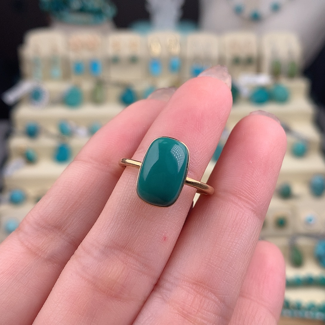 绿松石18K金镶嵌戒指