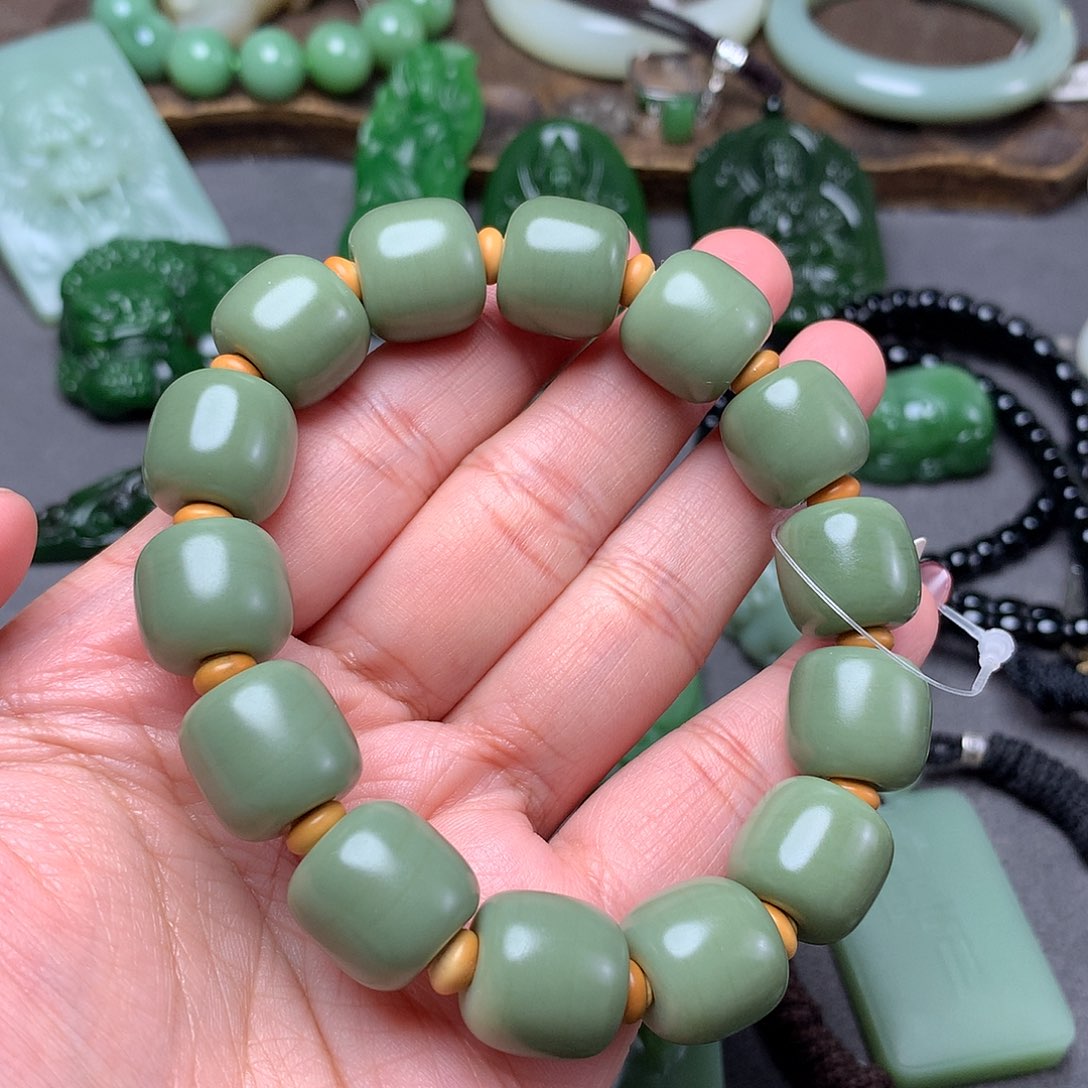 和田玉手串未镶嵌陆**玖