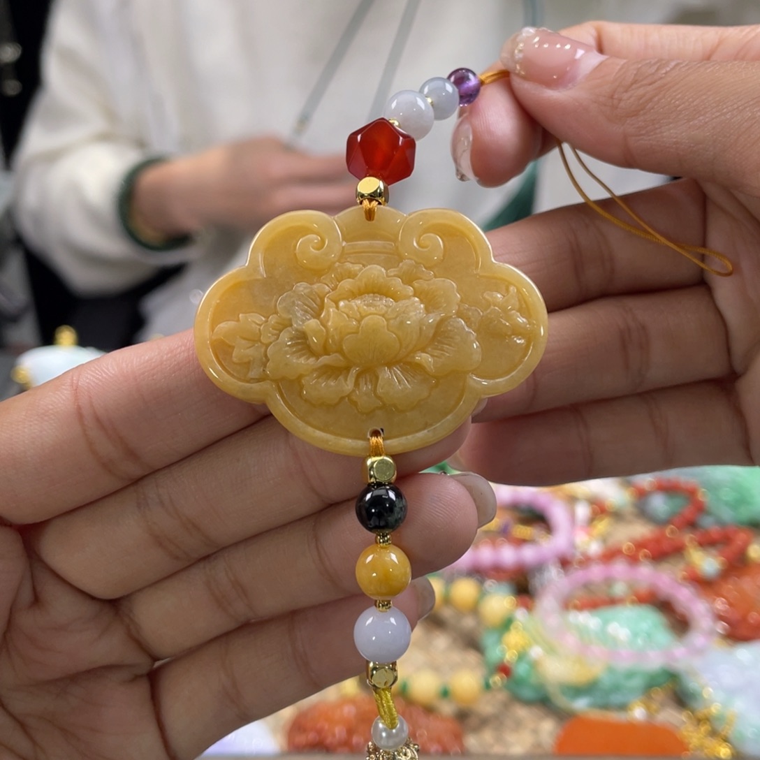 翡翠挂件未镶嵌代编织