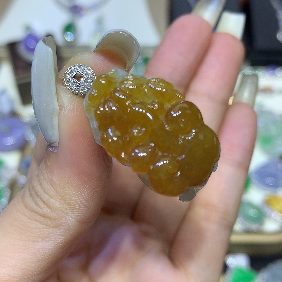 翡翠18K金镶嵌颈饰