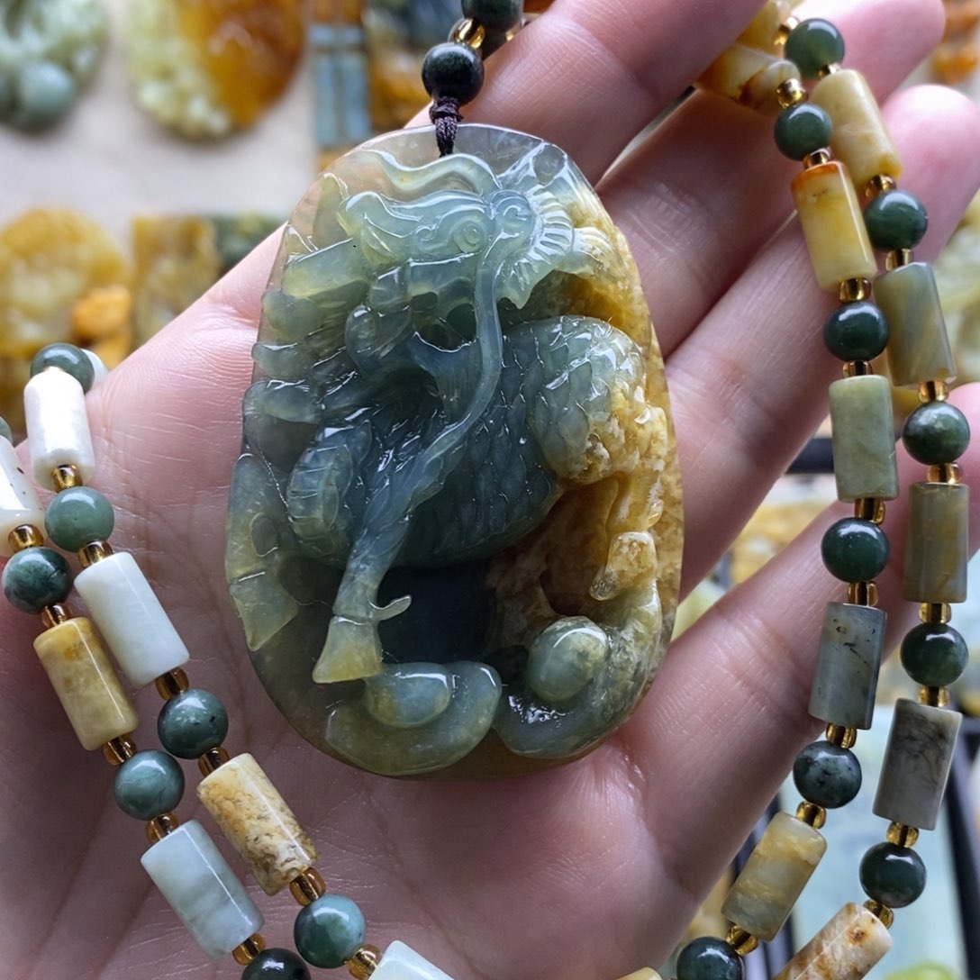 【闪购商品】岫玉未镶嵌颈饰麒麟