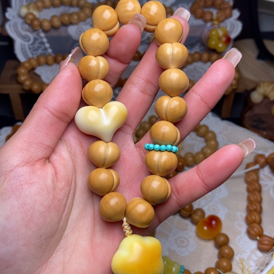 木质类屁桃手持高定16