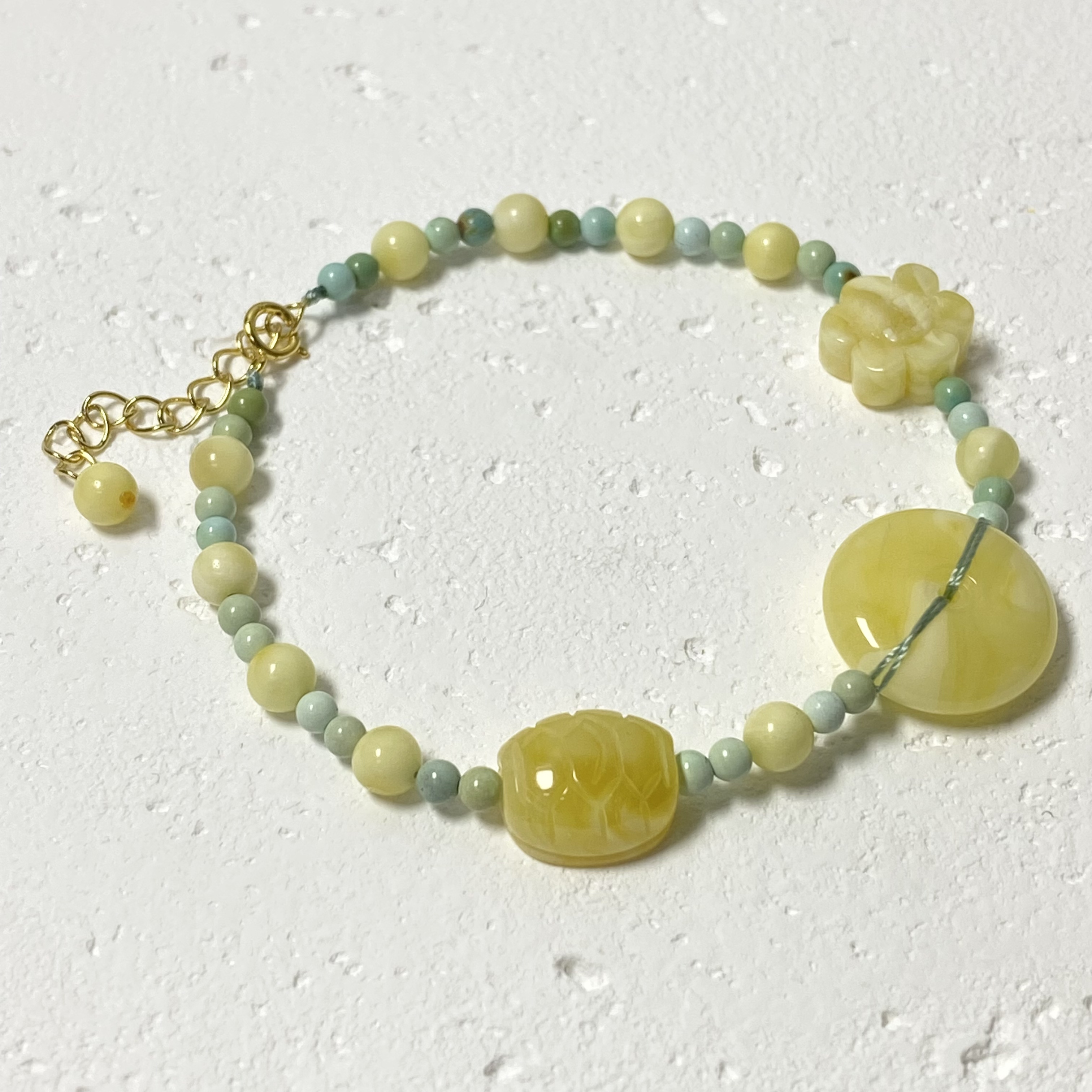 【亿轩珠宝】ZX147006俄料白花扣子绿松手链3-4mm+