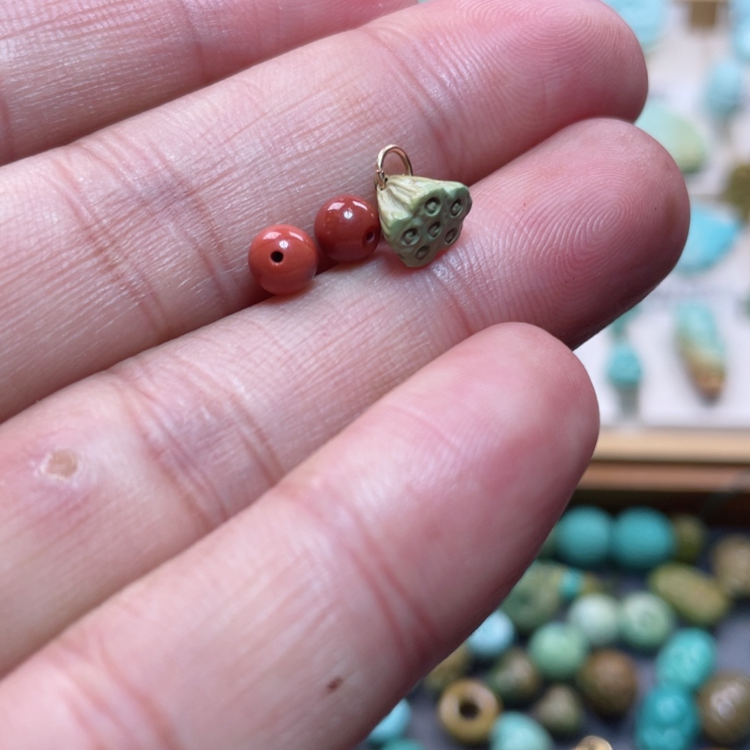 南红玛瑙配饰未镶嵌