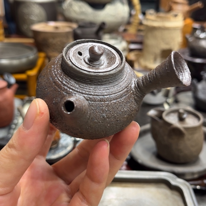 南蛮柴烧壶一个人