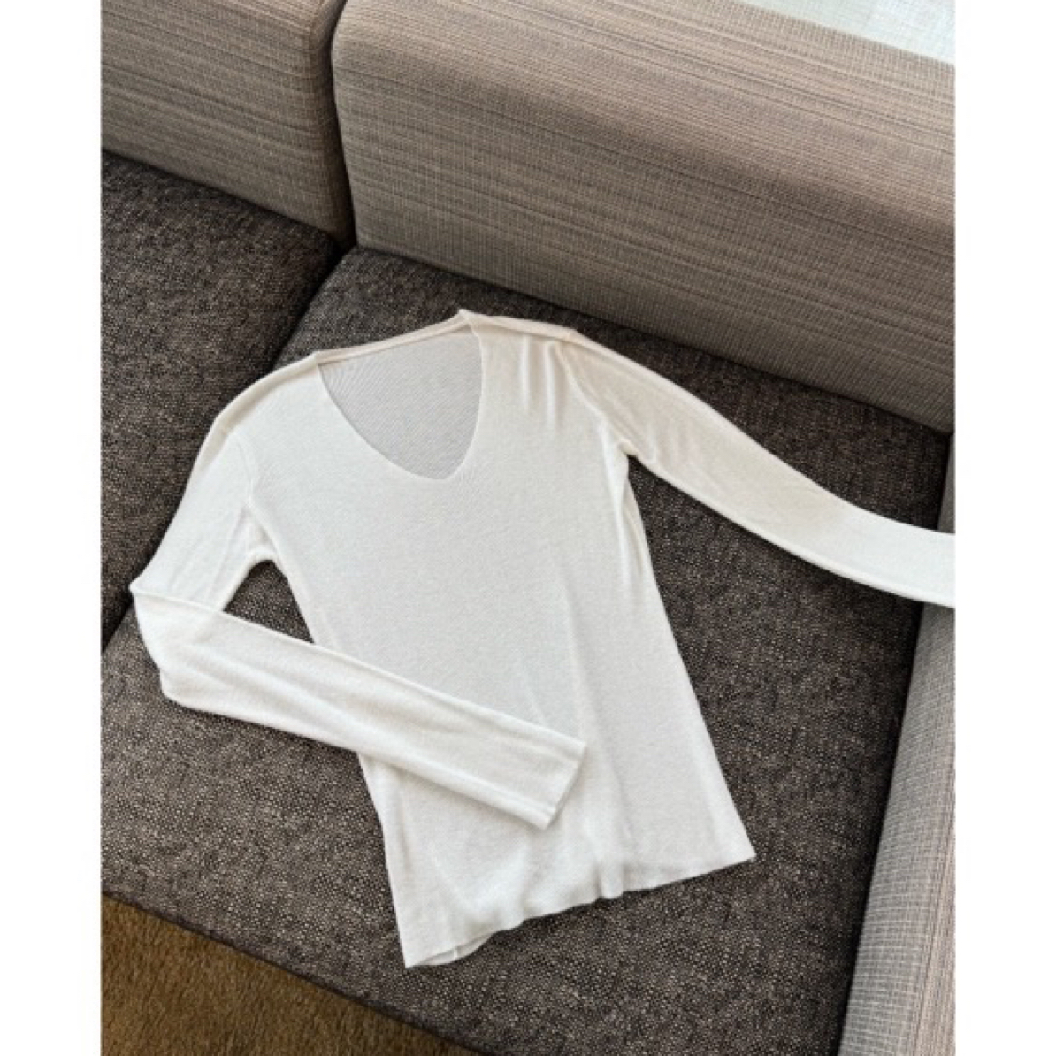 秋季白色v领气质针织打底衫女基础款修身显瘦内搭毛衣高级感上衣