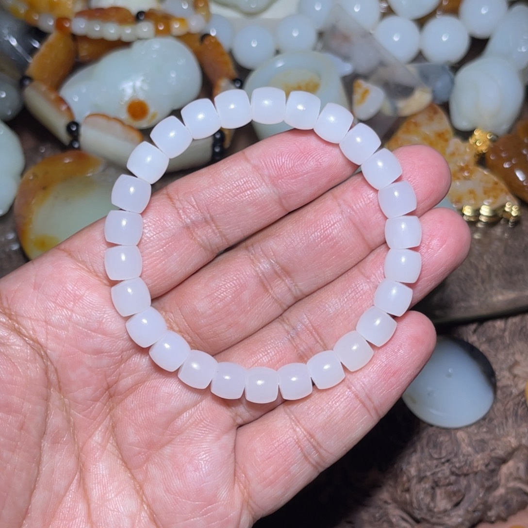 和田玉未镶嵌车挂卡8