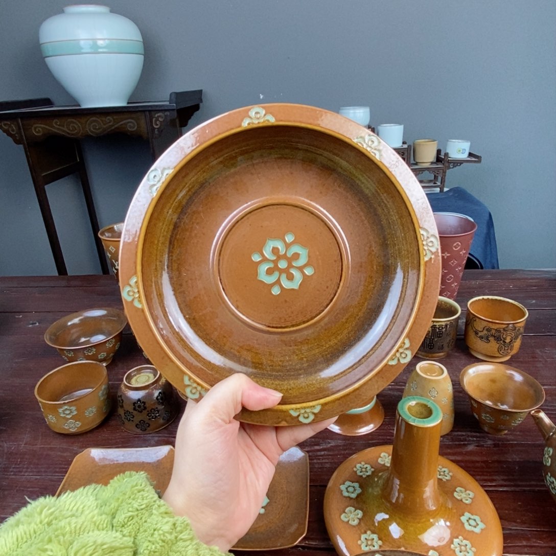 朱砂胎草木灰宝相花花纹 壶承 微瑕 