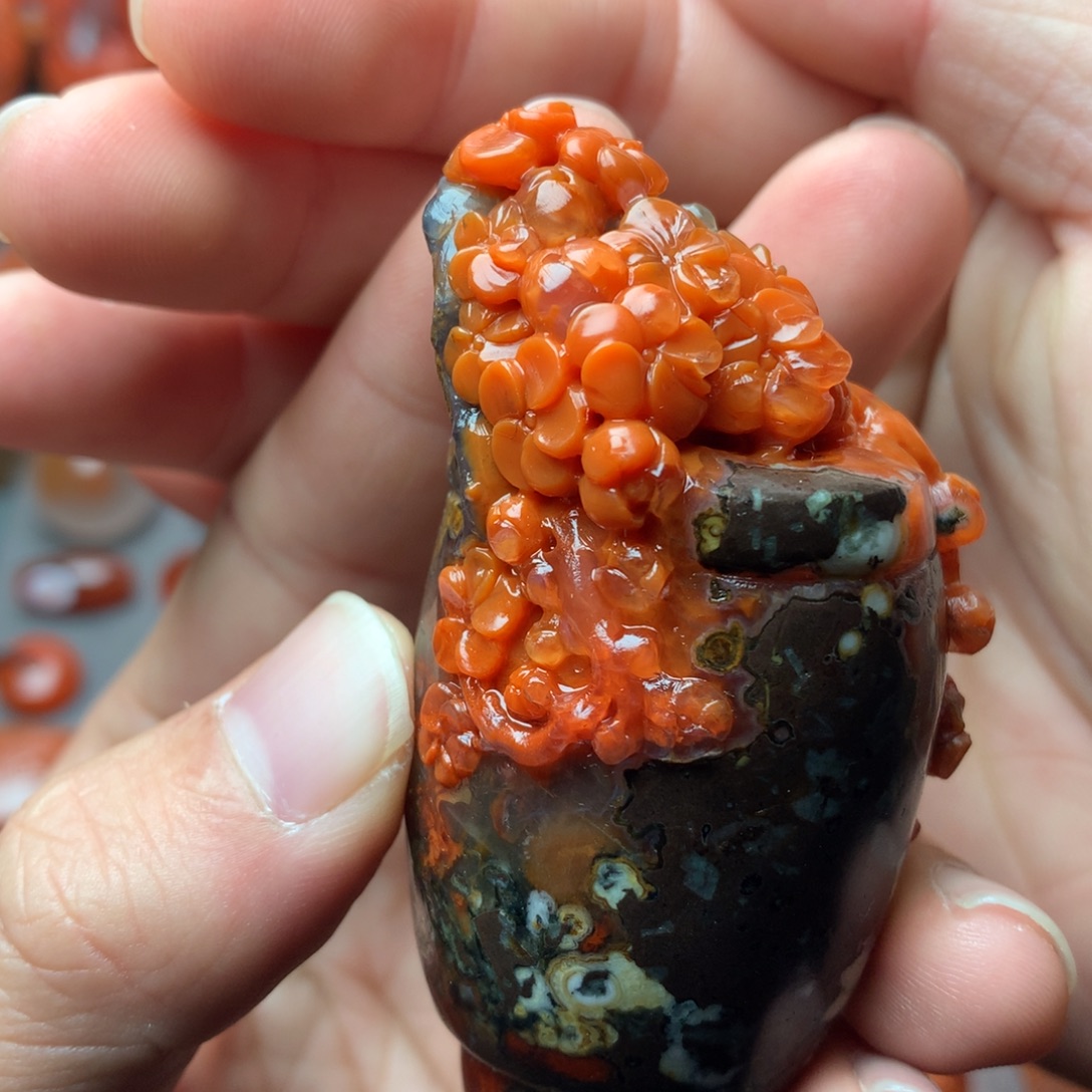 南红玛瑙未镶嵌1啊东寨老南红花瓶