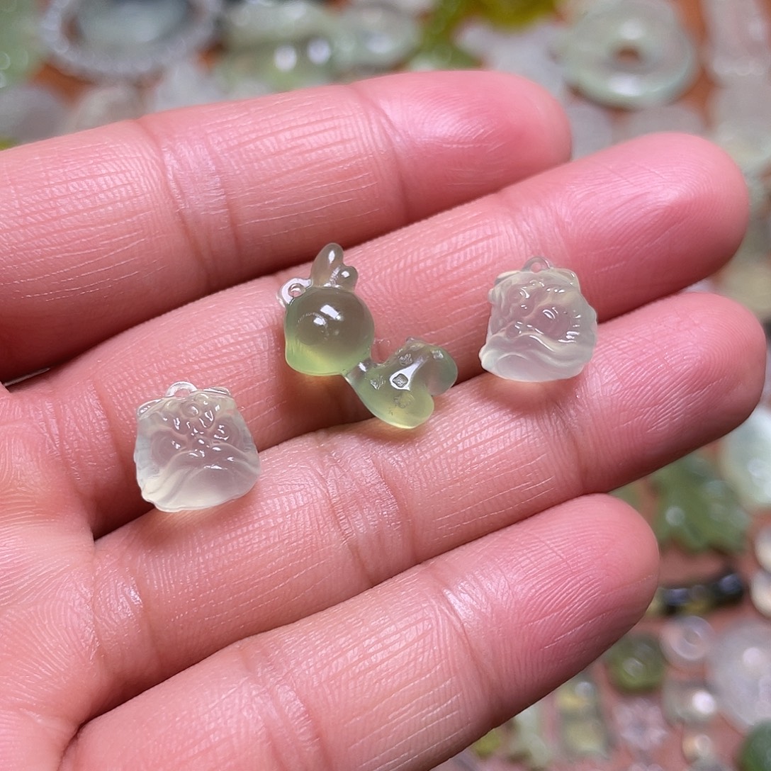 *****蛇纹石玉未镶嵌吊坠