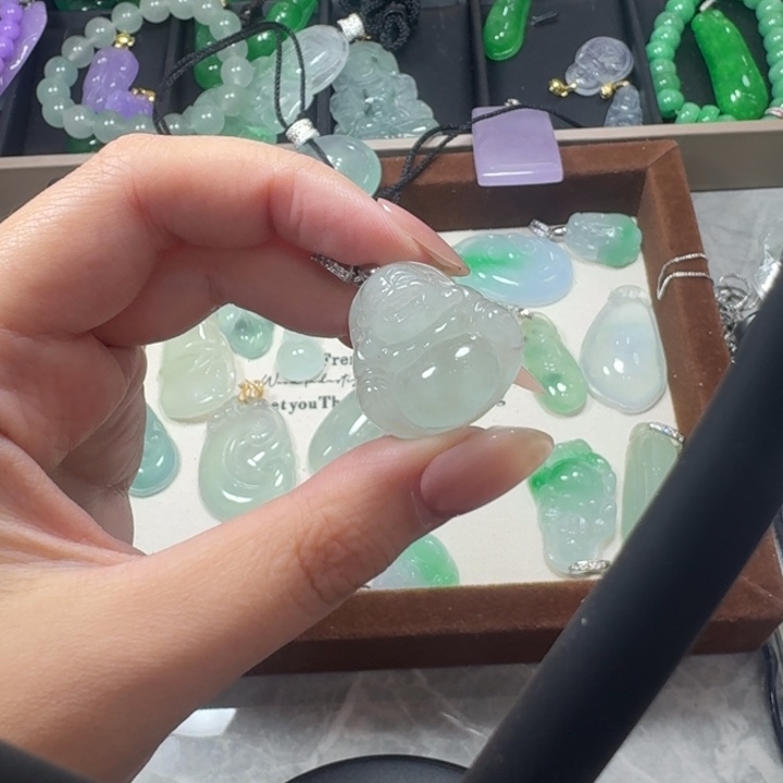 翡翠未镶嵌颈饰11