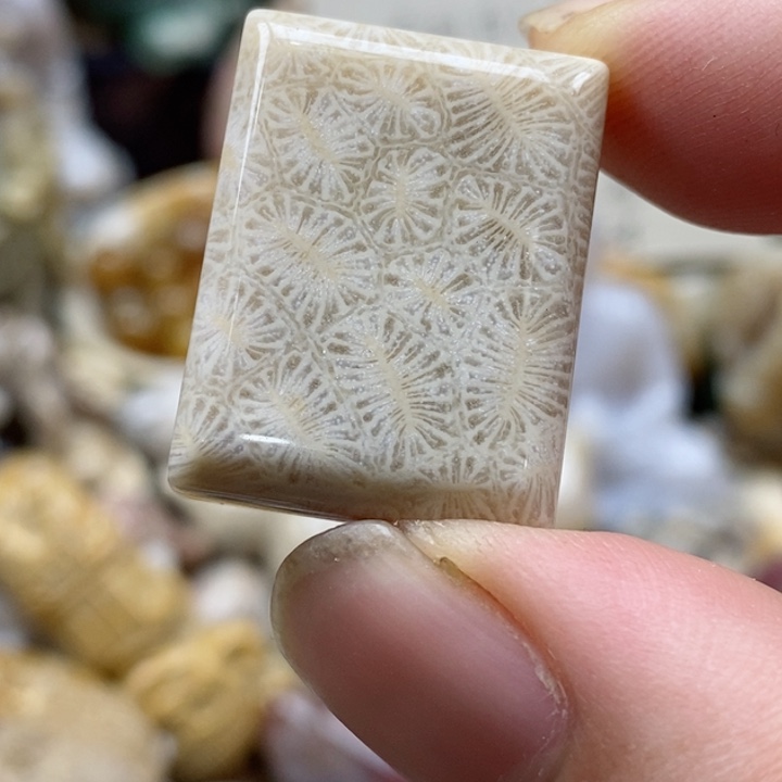 石英质玉未镶嵌颈饰小吊坠