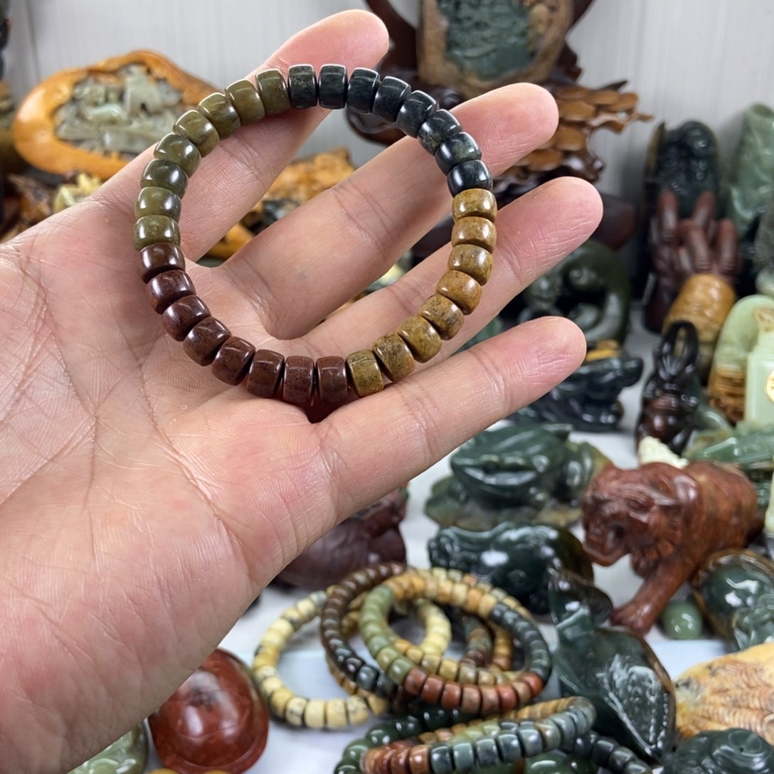 匆***音岫岩河磨玉（透闪石质玉）未镶嵌把件