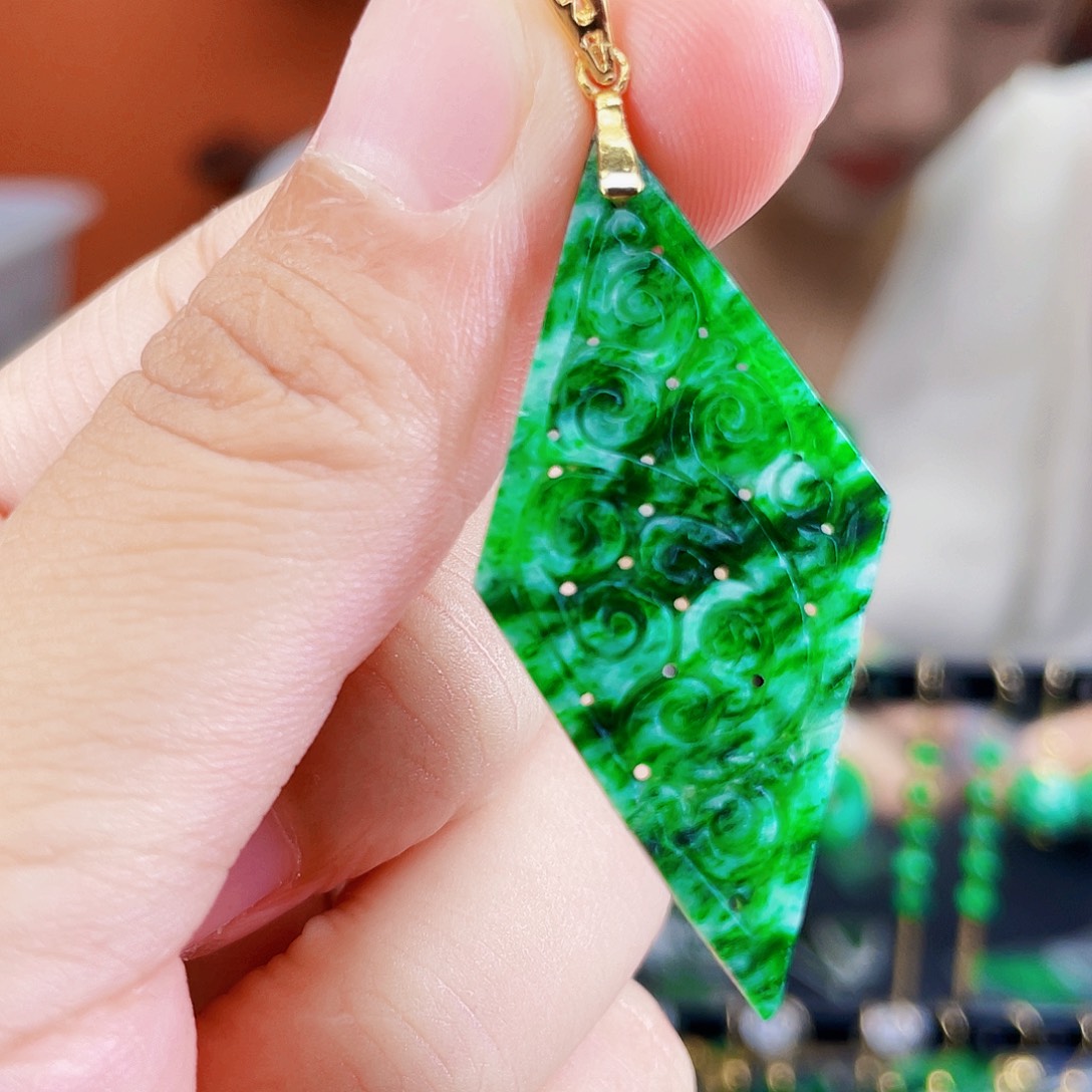 翡翠未镶嵌耳饰饰品