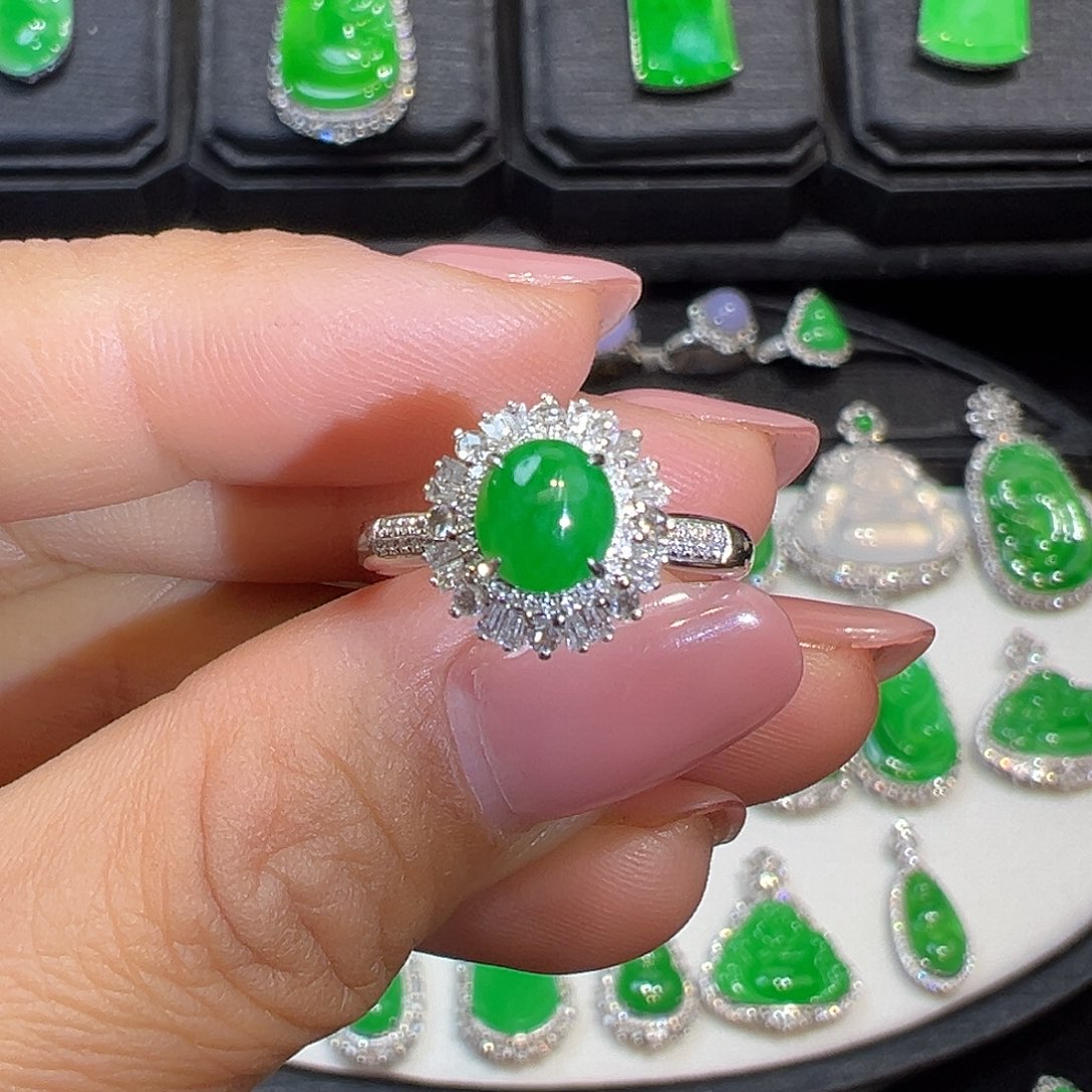 翡翠戒指18K金镶嵌收到货48小时鉴赏期