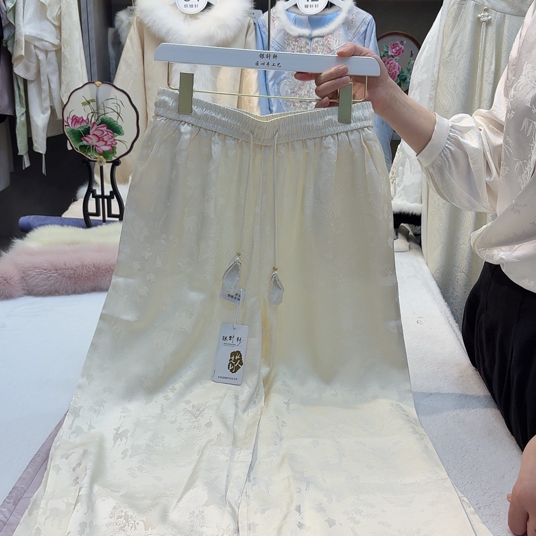 s***r非遗传承人的精神风貌和