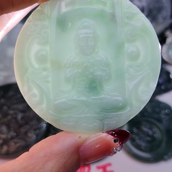 翡翠颈饰未镶嵌天然的A货翡翠多样性发货