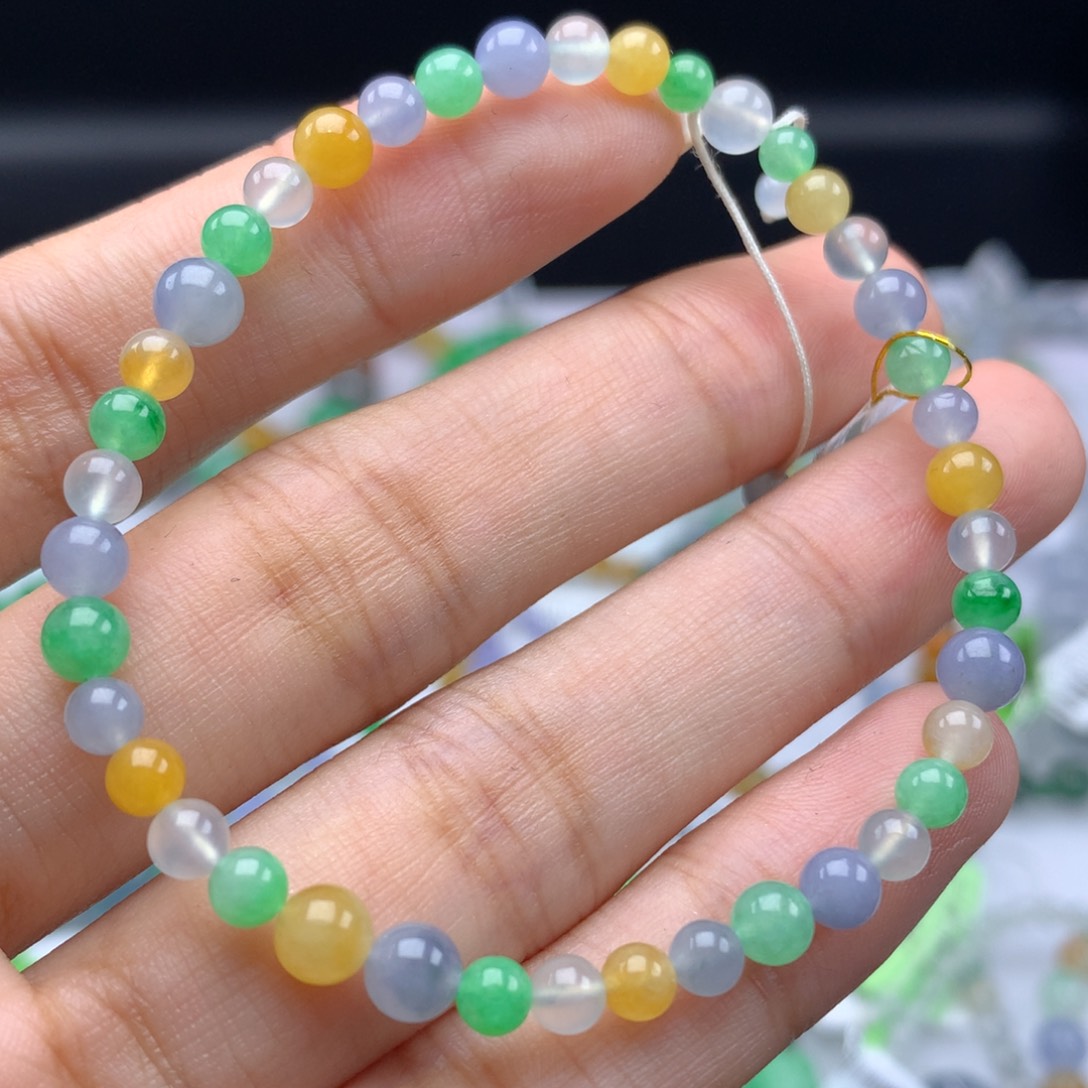 翡翠手链未镶嵌卡