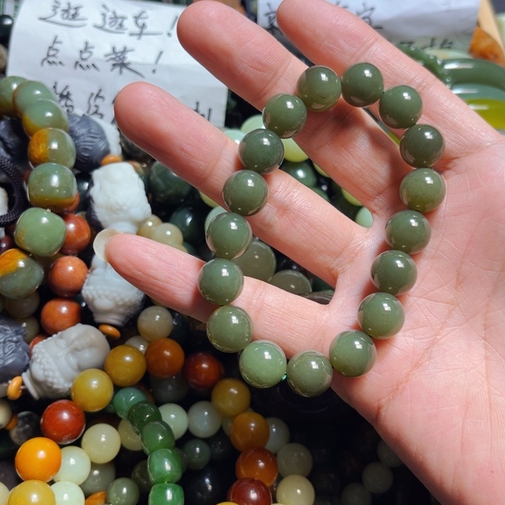 岫岩河磨玉（透闪石质玉）手链未镶嵌