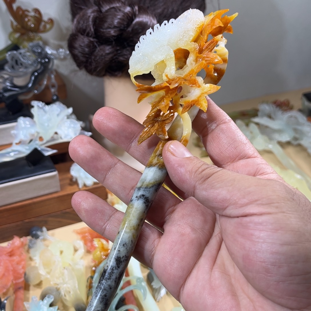 果***果蛇纹石玉合金发簪