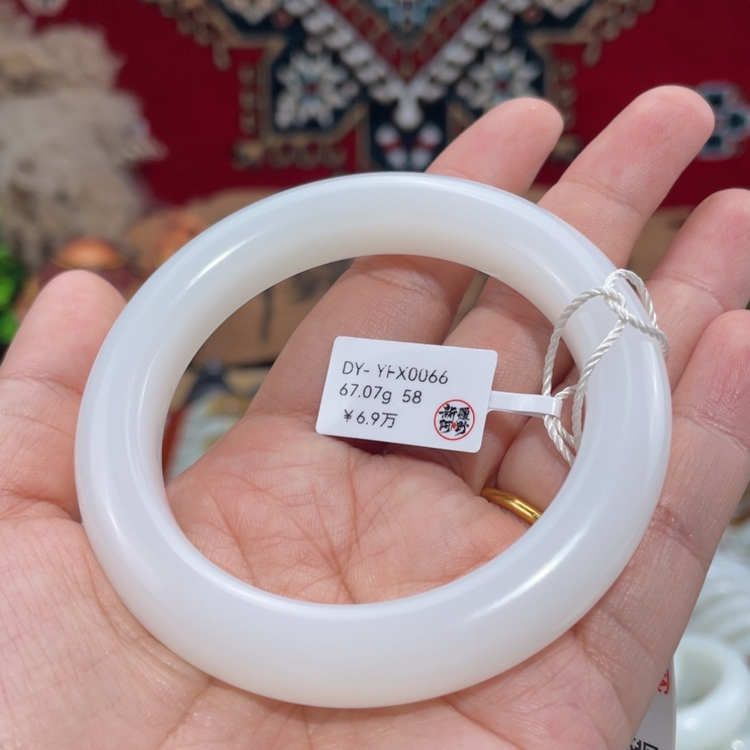 未镶嵌手镯和田玉细柔光羊脂白玉泥鳅背58#天然和田玉手镯
