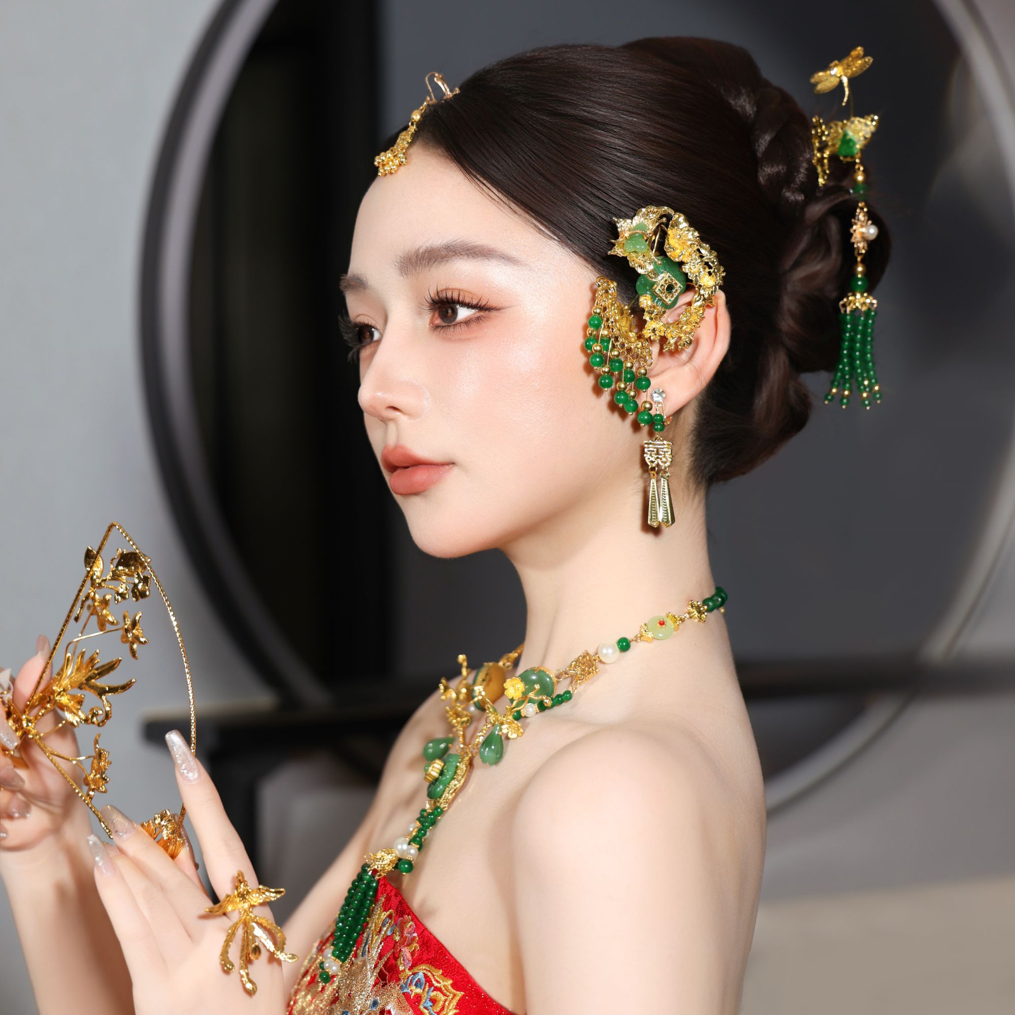 予禧-15283新娘饰中式黄色古风汉唐汉服秀禾服龙凤褂印尼风流苏发