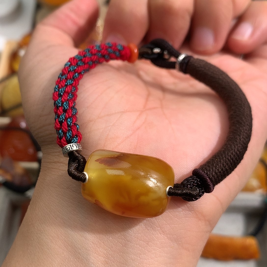 蜜蜡裸石未镶嵌在