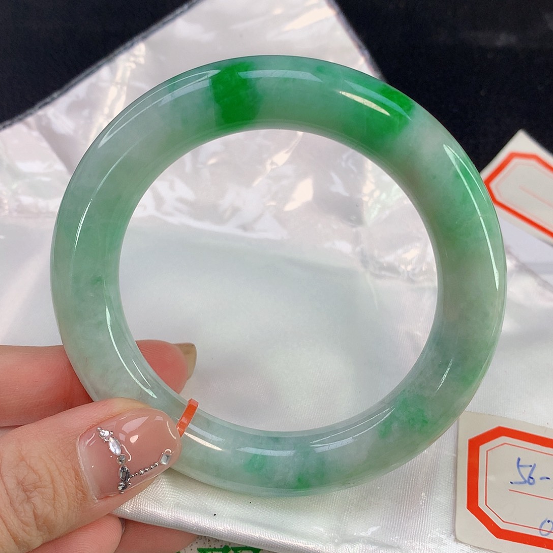 翡翠手镯未镶嵌天然A货翡翠808