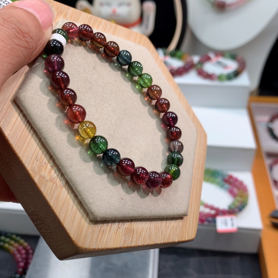 碧玺手链未镶嵌       6.7mm。