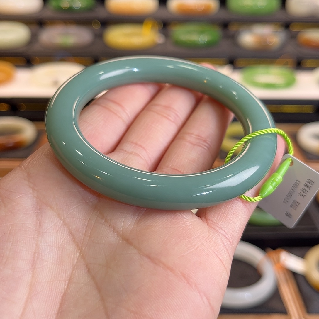 和田玉未镶嵌手镯夹层料瓷蓝 强推