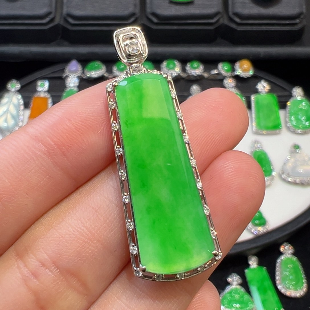 翡翠吊坠(不含链)18K金镶嵌收到货48小时鉴赏期