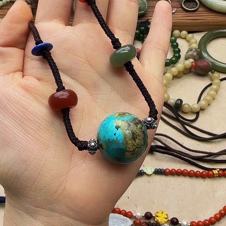 蛇纹石玉颈饰未镶嵌北***。