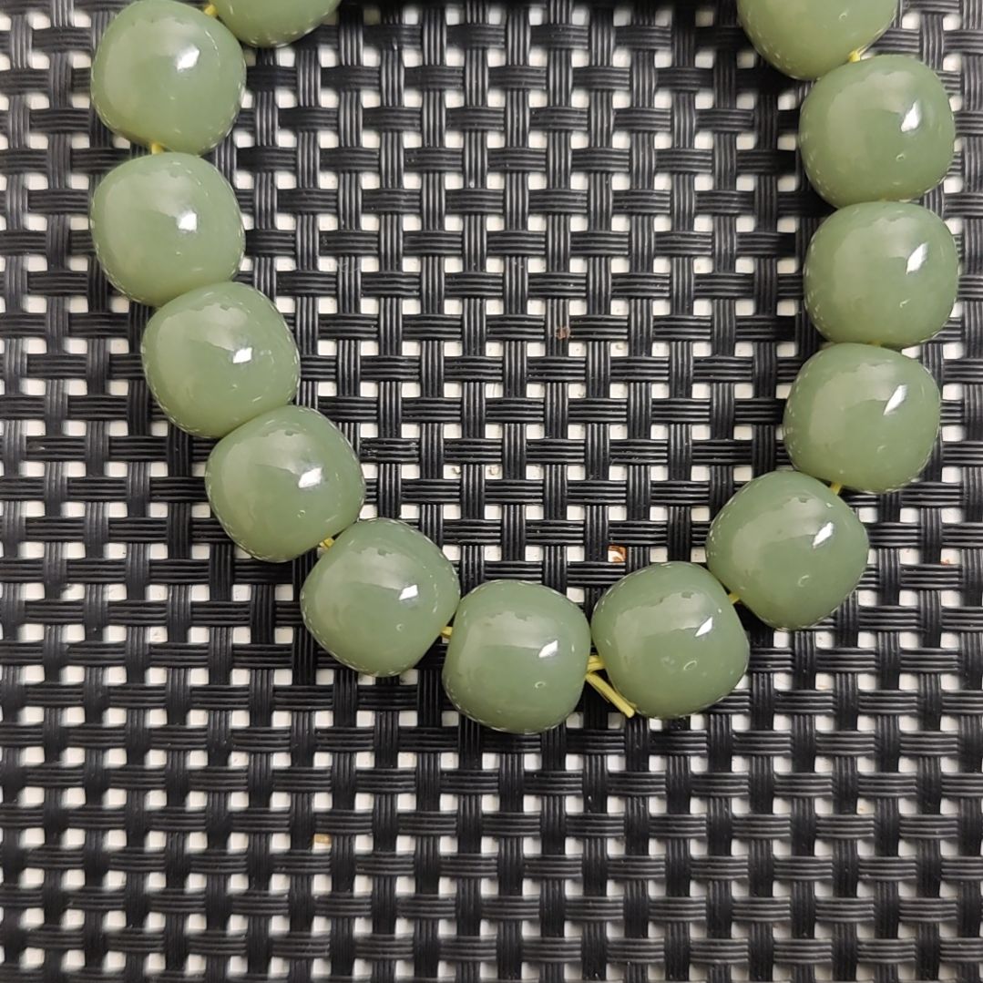 和田玉未镶嵌手串